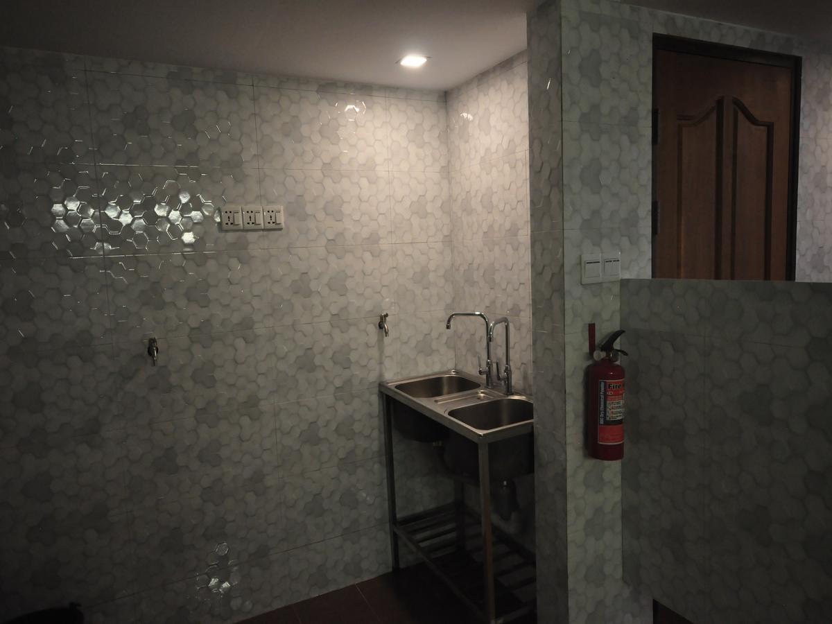 Hostel Latha Yangon Ngoại thất bức ảnh