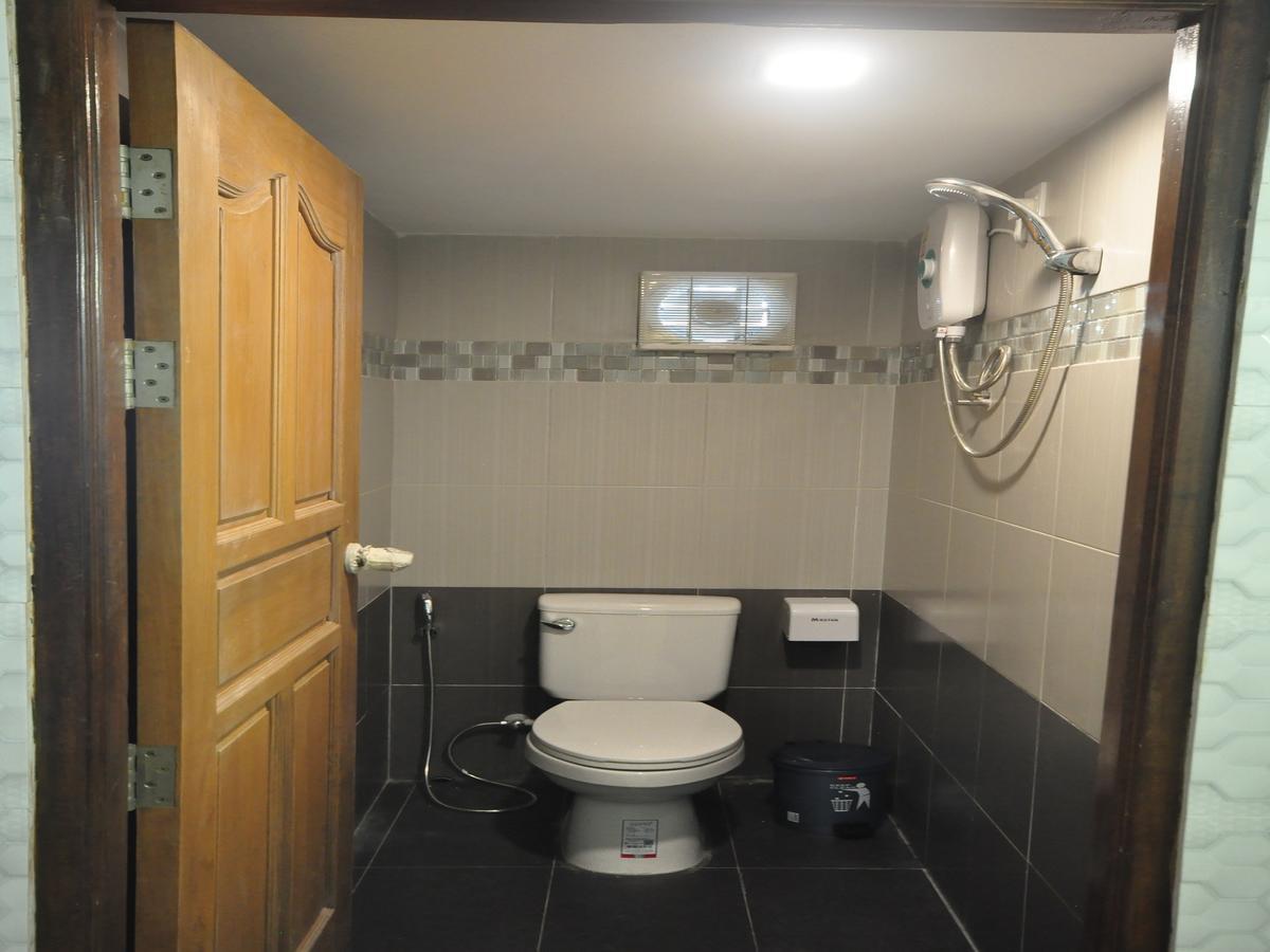 Hostel Latha Yangon Ngoại thất bức ảnh